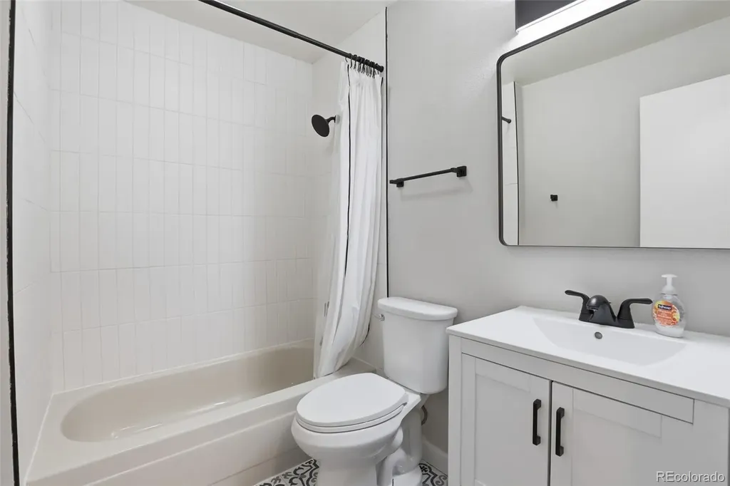 5716 S Lisbon Way Centennial CO 80015
