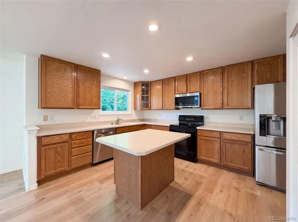 10562 Falcon Street Longmont CO 80504