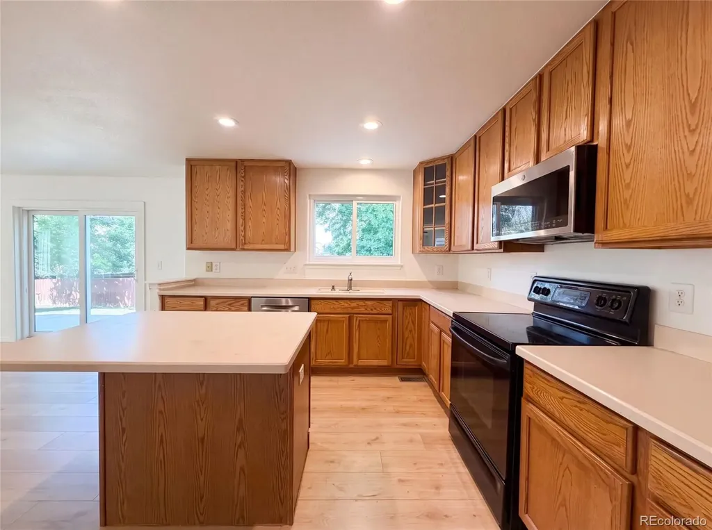 10562 Falcon Street Longmont CO 80504