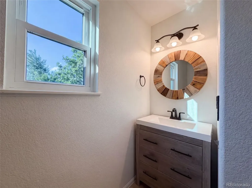 10562 Falcon Street Longmont CO 80504