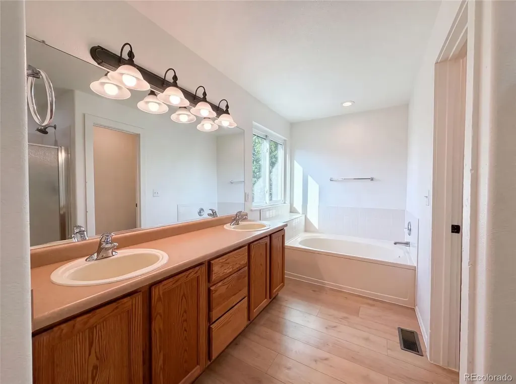 10562 Falcon Street Longmont CO 80504