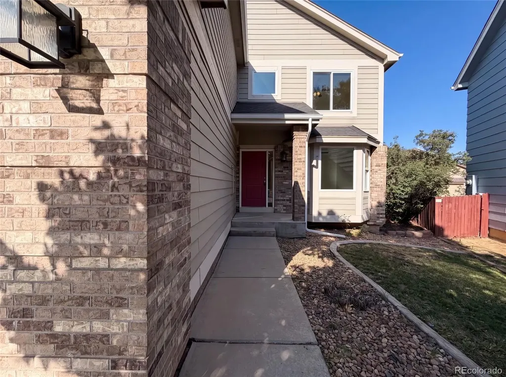 10562 Falcon Street Longmont CO 80504