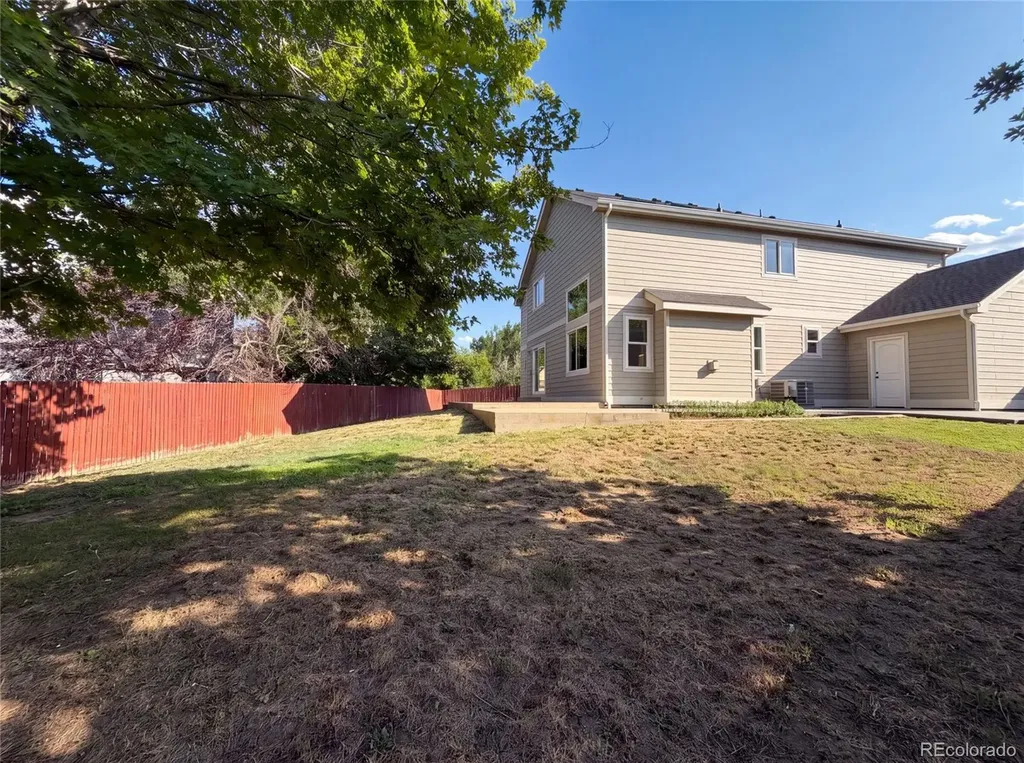 10562 Falcon Street Longmont CO 80504