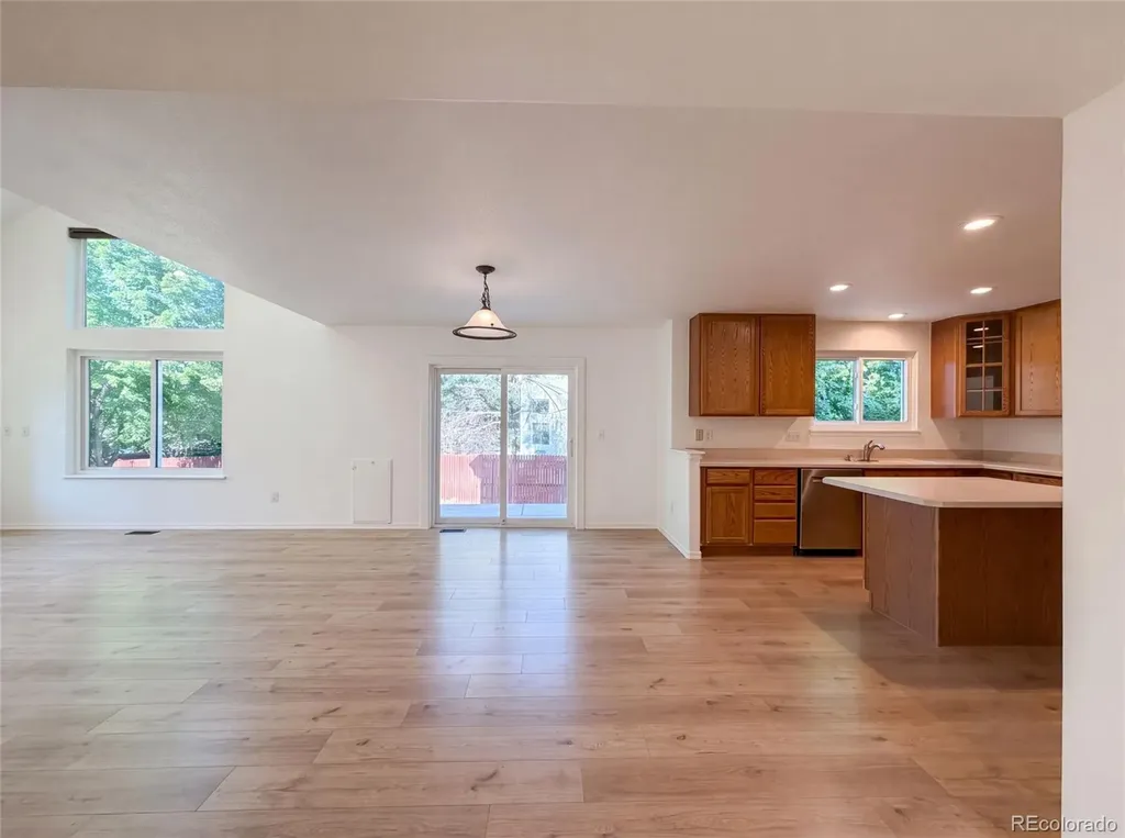 10562 Falcon Street Longmont CO 80504