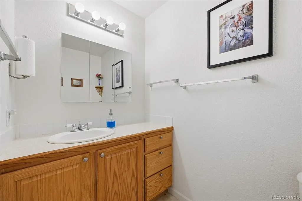 2206 S Iola Street Aurora CO 80014