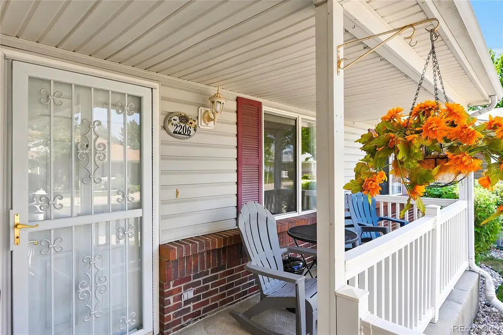 2206 S Iola Street Aurora CO 80014