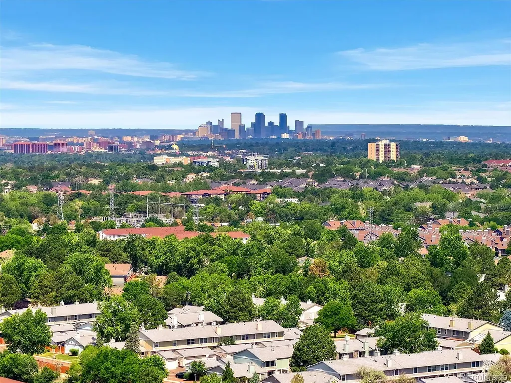 2206 S Iola Street Aurora CO 80014