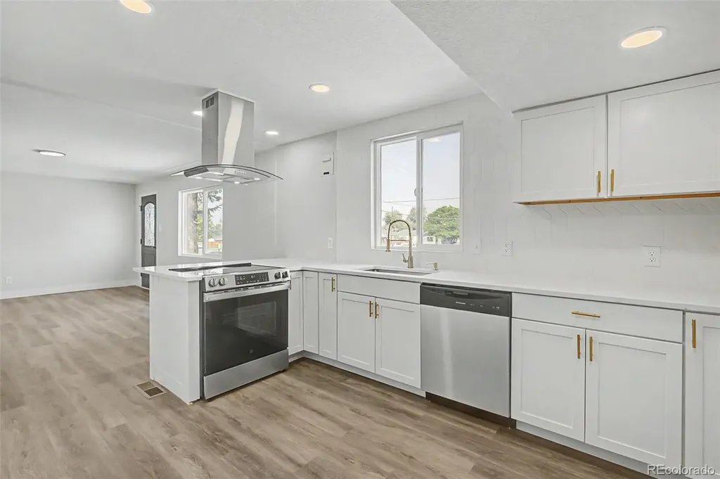 901 S Raleigh Street Denver CO 80219