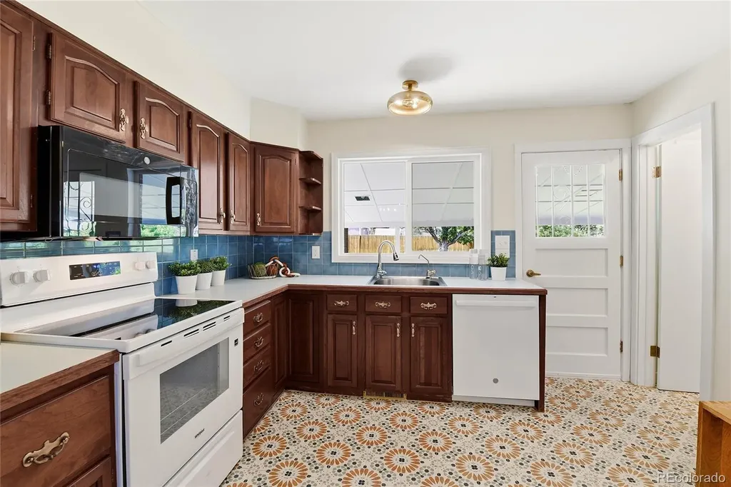 3323 W Monmouth Avenue Englewood CO 80110