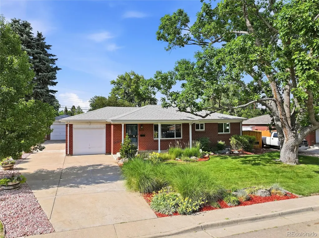 3323 W Monmouth Avenue Englewood CO 80110