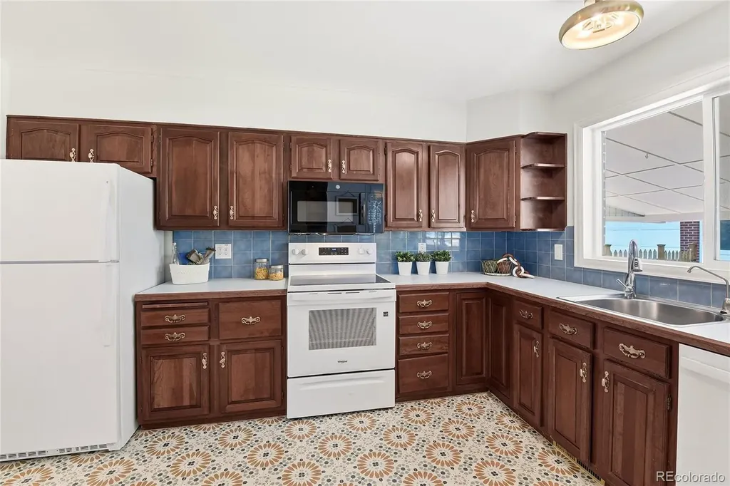 3323 W Monmouth Avenue Englewood CO 80110