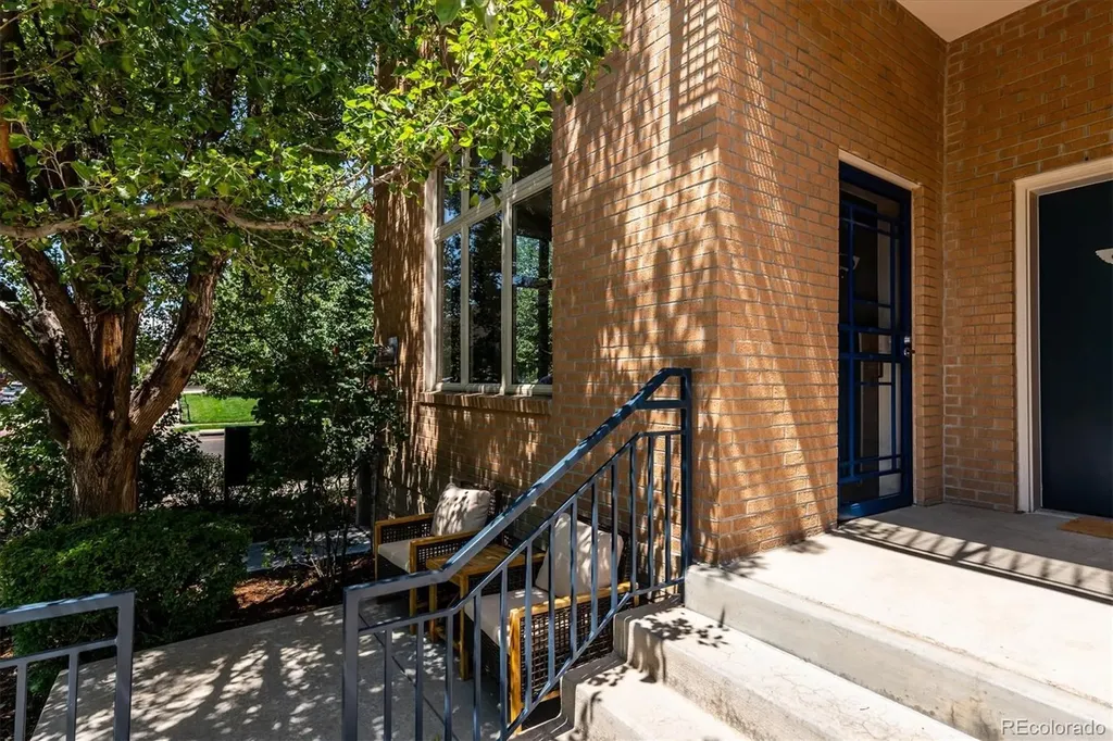 220 Roslyn Street Denver CO 80230