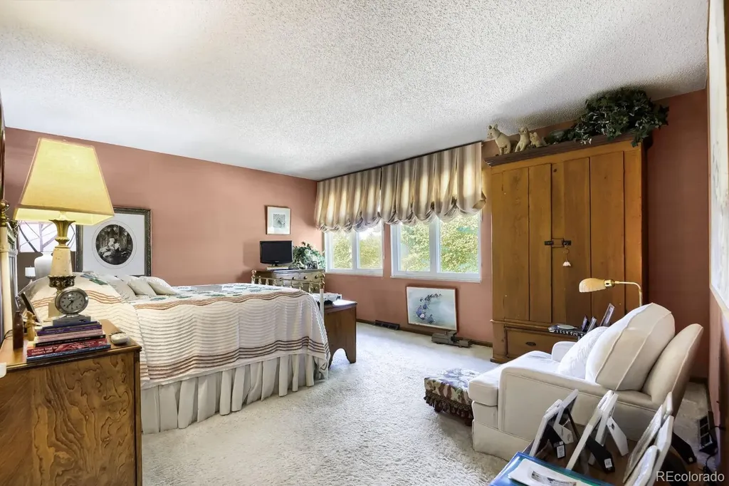 4255 S Olive Street Denver CO 80237