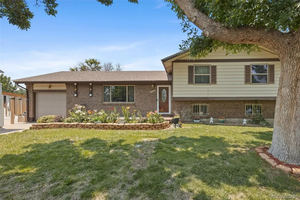 4725 Topeka Court Denver CO 80239