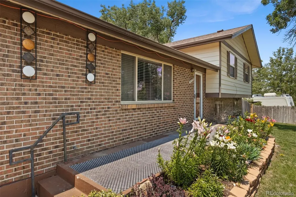 4725 Topeka Court Denver CO 80239