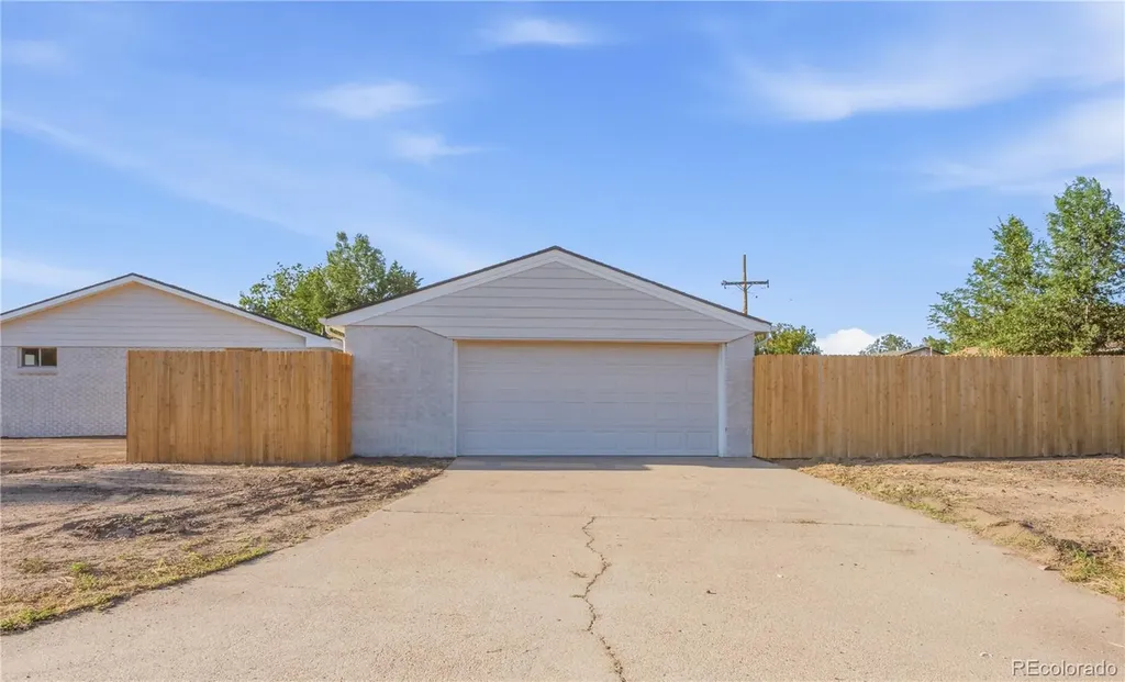 6910 Jasmine Street Commerce City CO 80022