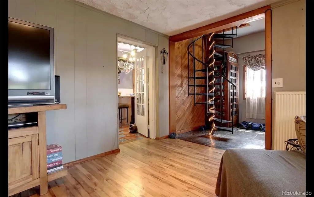 2429 Hooker Street Denver CO 80211