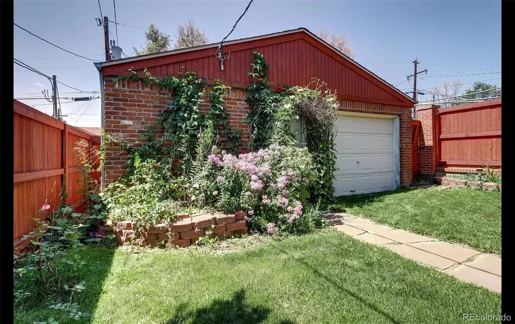 2429 Hooker Street Denver CO 80211