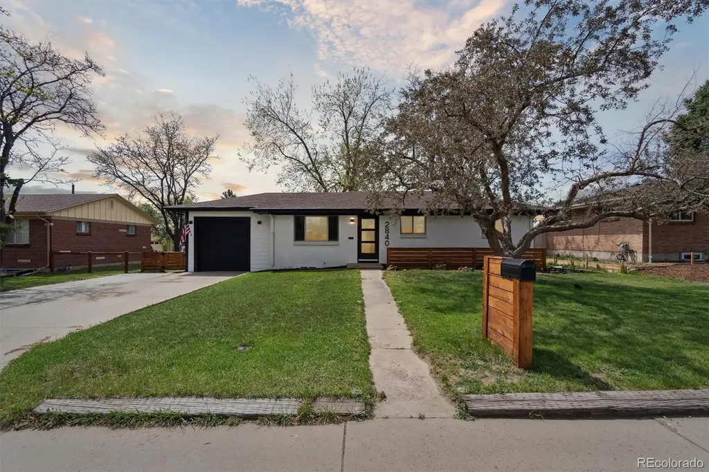 2840 Cottonwood Drive Denver CO 80221
