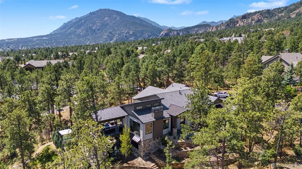 1685 Oakmoor Heights Colorado Springs CO 80906