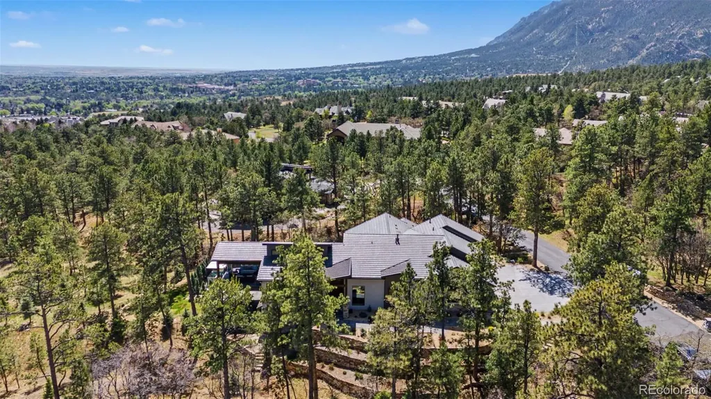 1685 Oakmoor Heights Colorado Springs CO 80906