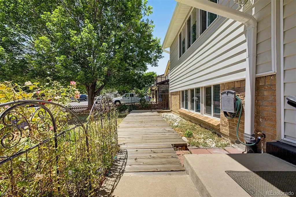 1526 S Fraser Way Aurora CO 80012