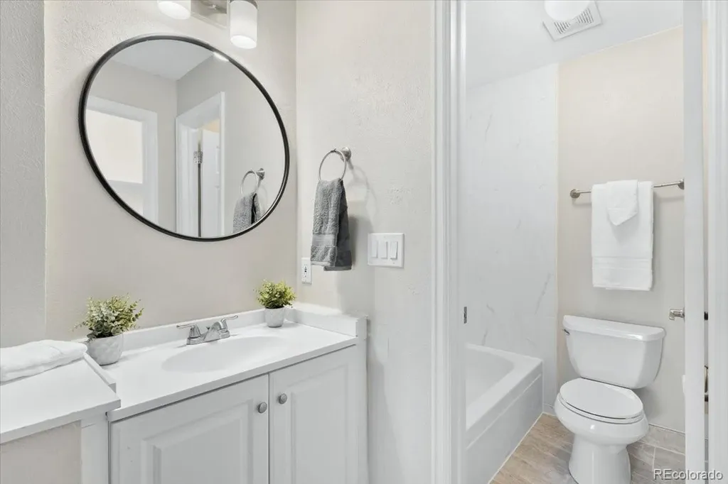 8376 S Upham Way Littleton CO 80128