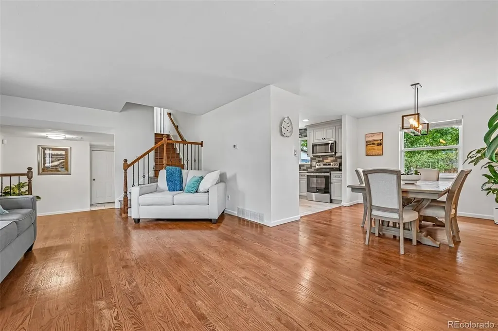 392 Zion Street Aurora CO 80011