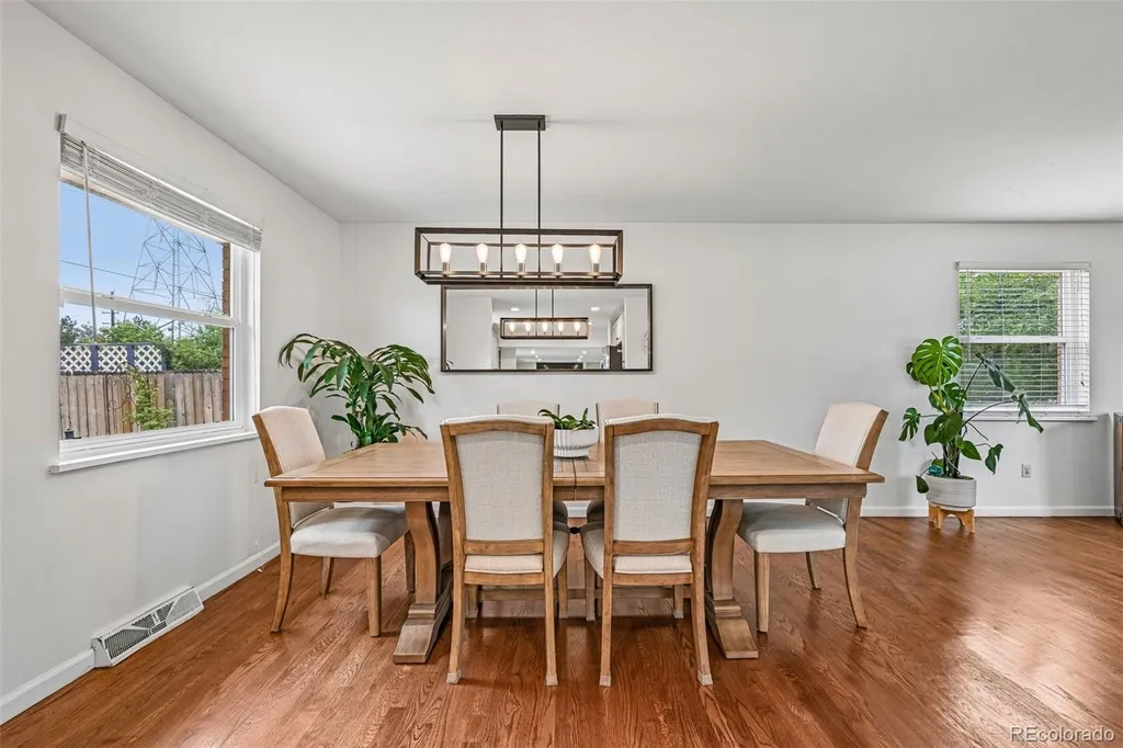 392 Zion Street Aurora CO 80011