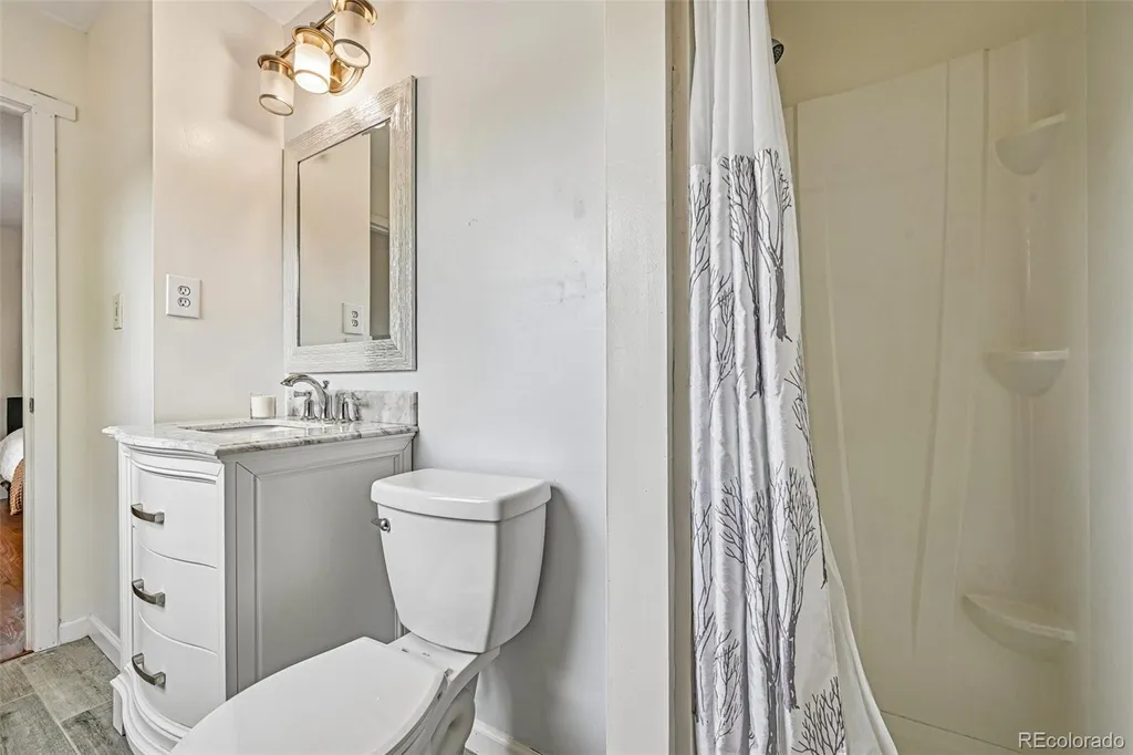 392 Zion Street Aurora CO 80011