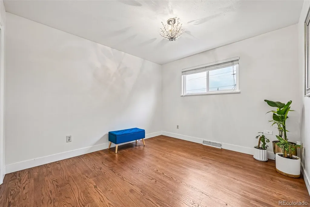 392 Zion Street Aurora CO 80011