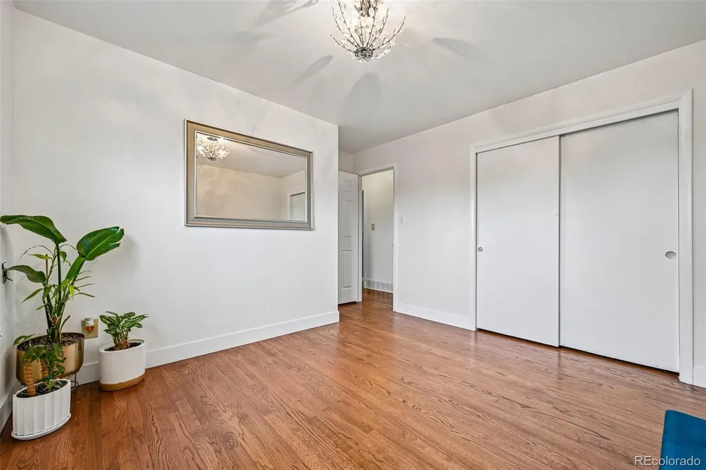 392 Zion Street Aurora CO 80011