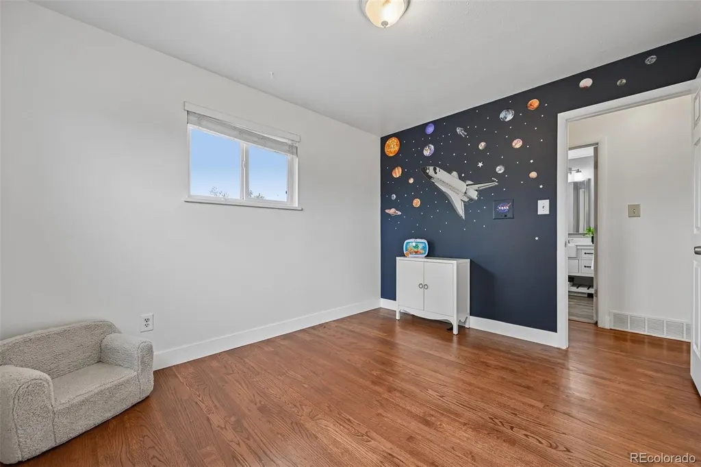 392 Zion Street Aurora CO 80011