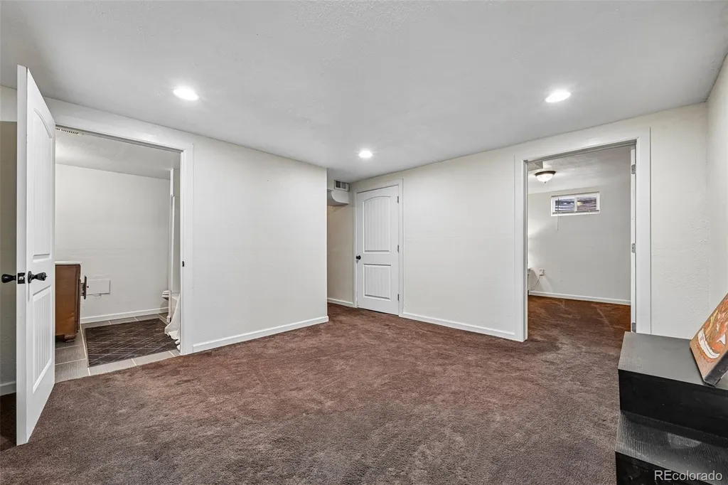 392 Zion Street Aurora CO 80011