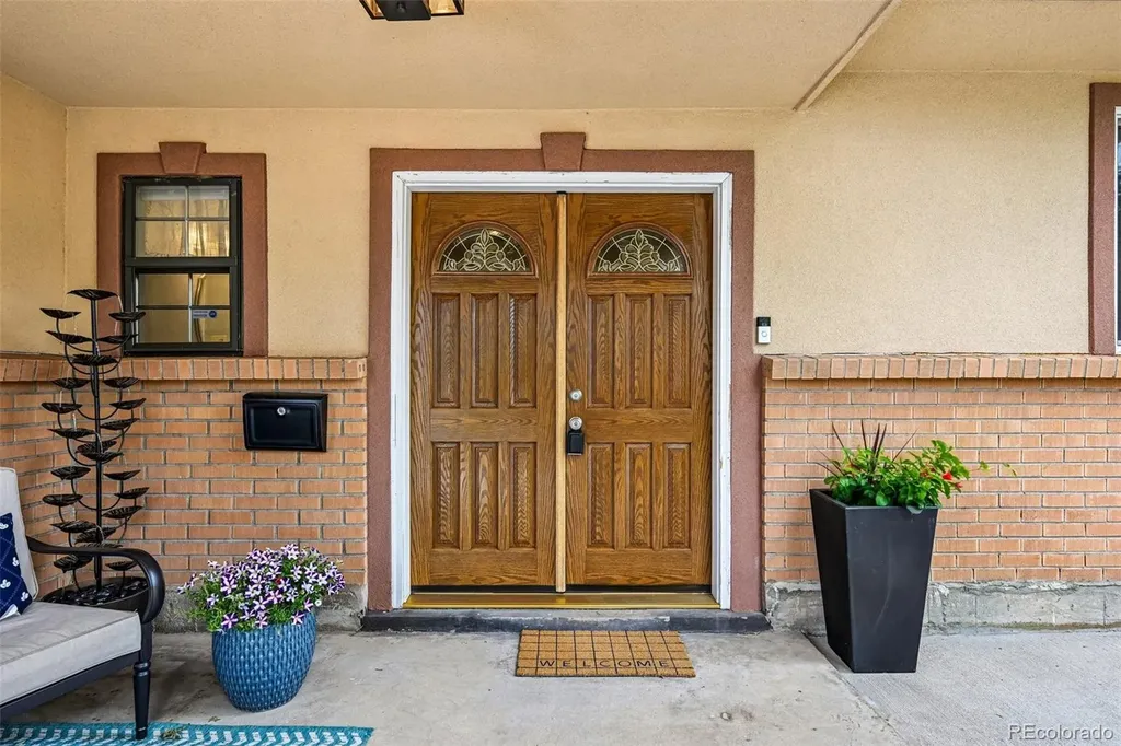 392 Zion Street Aurora CO 80011