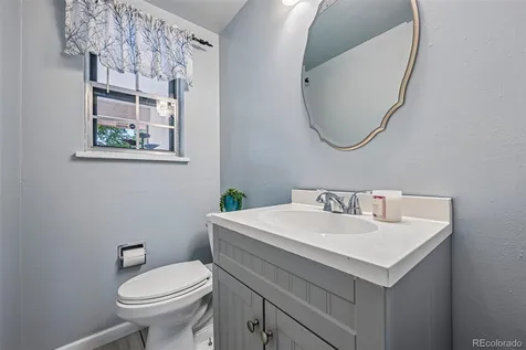 392 Zion Street Aurora CO 80011