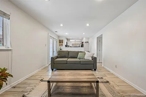 392 Zion Street Aurora CO 80011