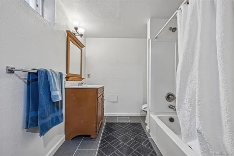 392 Zion Street Aurora CO 80011