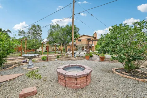 392 Zion Street Aurora CO 80011
