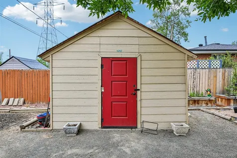 392 Zion Street Aurora CO 80011