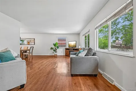 392 Zion Street Aurora CO 80011