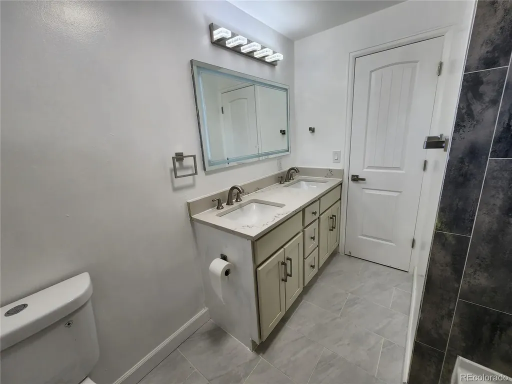 210 E Geddes Avenue Littleton CO 80122