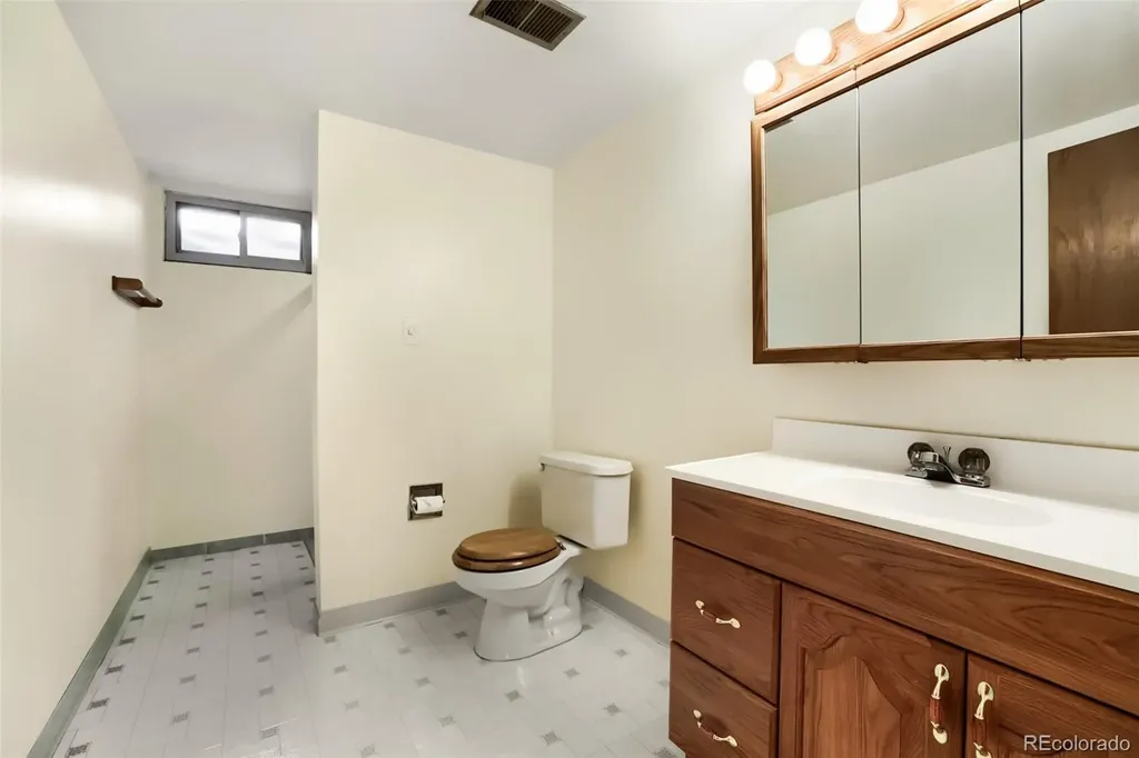 2190 S Flower Street Lakewood CO 80227