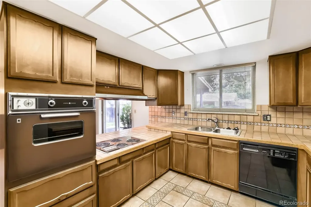 2190 S Flower Street Lakewood CO 80227