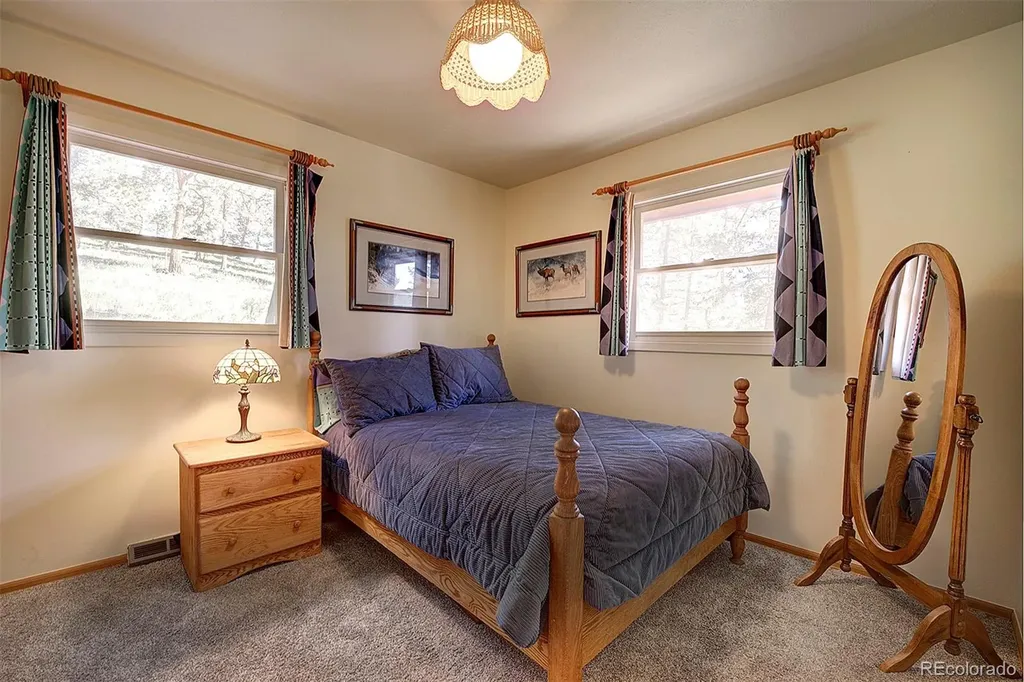 448 Cr-b Pine CO 80470