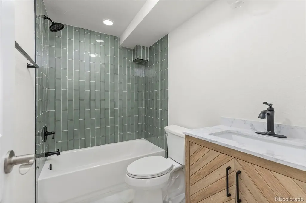 6542 Iris Street Arvada CO 80004