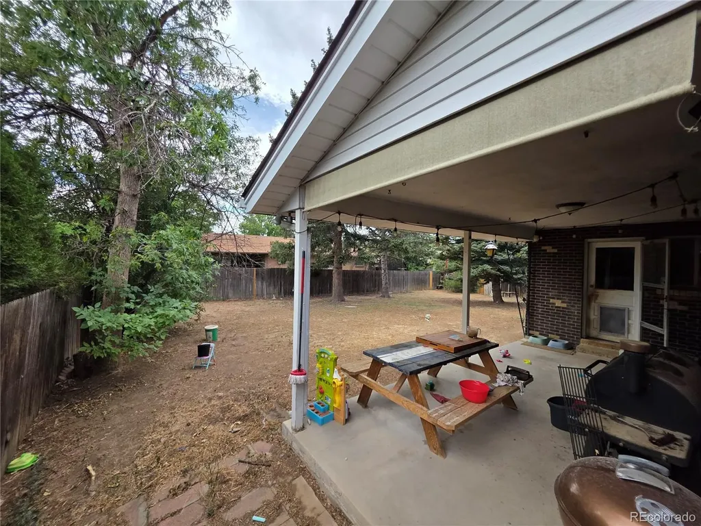 322 S Peoria Circle Aurora CO 80012