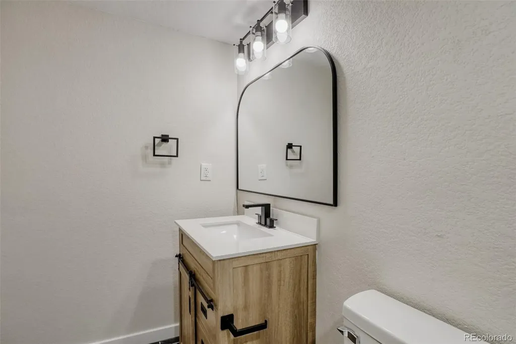 2123 S Olathe Street Aurora CO 80013