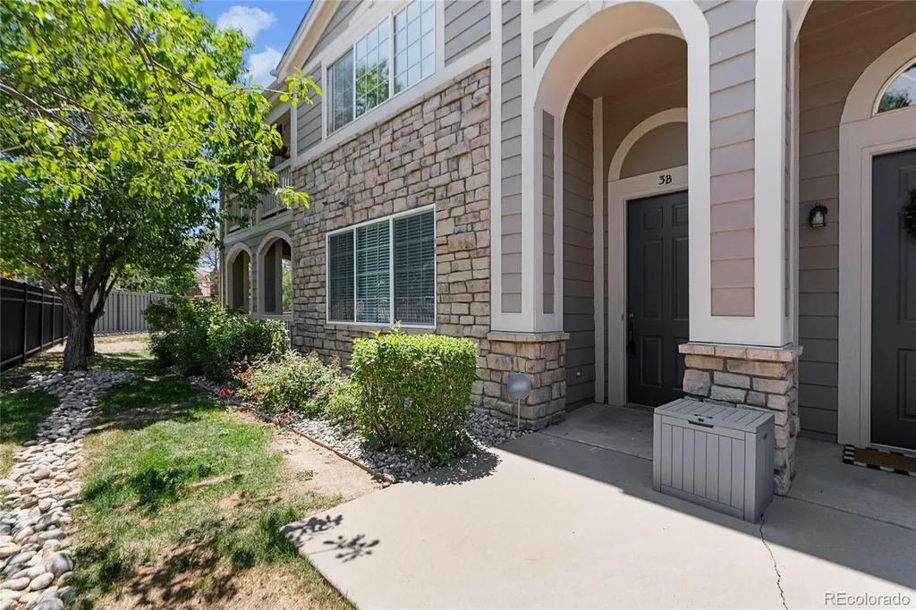 4251 S Blackhawk Circle Aurora CO 80014