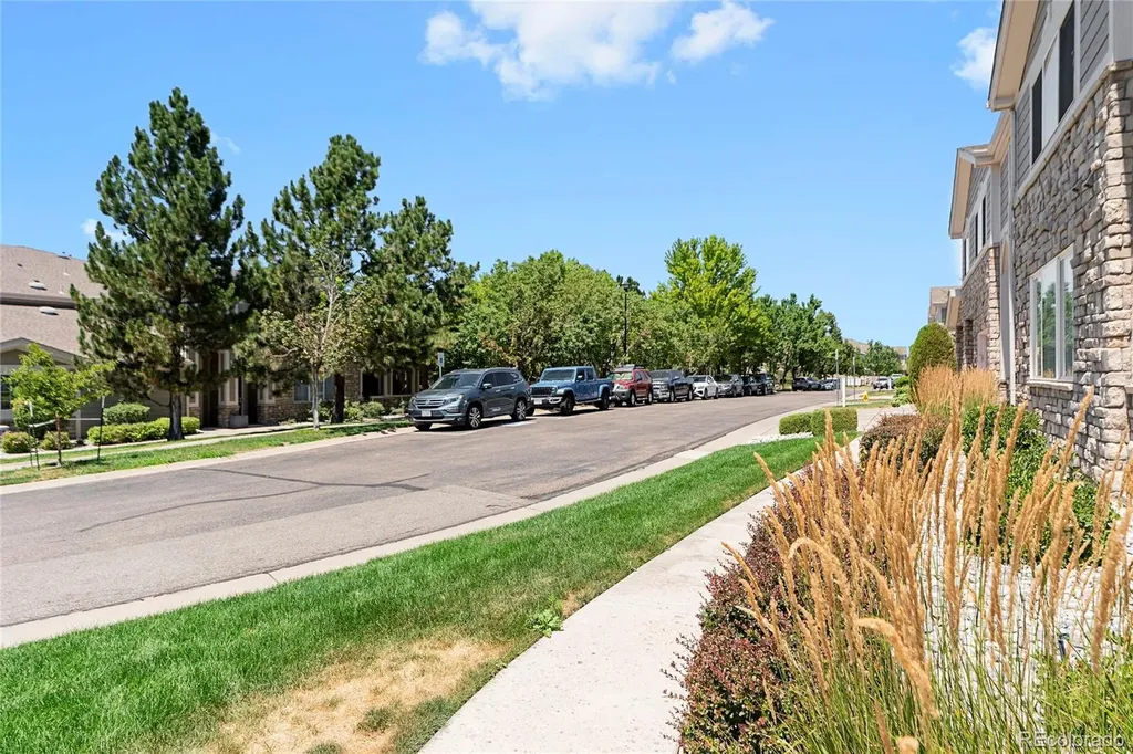 4251 S Blackhawk Circle Aurora CO 80014